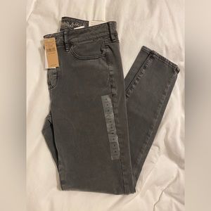 American Eagle Gray Skinny Jeans Size 4 Short